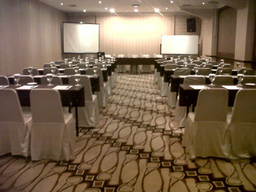 Hotel Baron Indah Surakarta  Luaran gambar